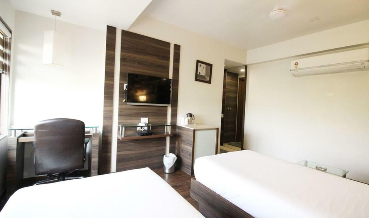 Hotel Aaram Orchard Ahmedabad Exterior photo